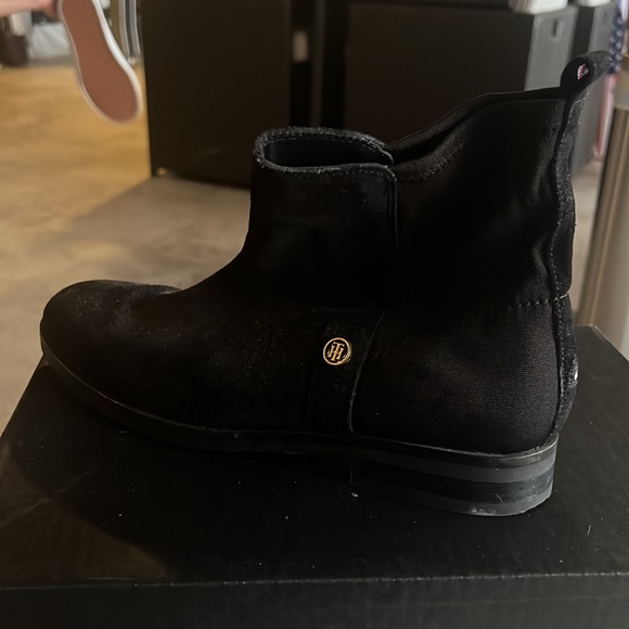 Tommy Hilfiger boots - Picture 6 of 6